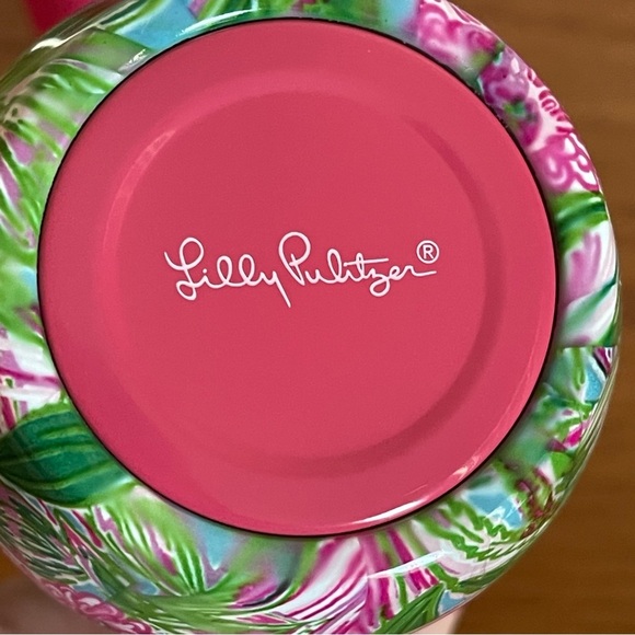 Lilly Pulitzer Beach Towel, Beach Day Pouch, and Champagne Flute Bundle - Picture 14 of 14